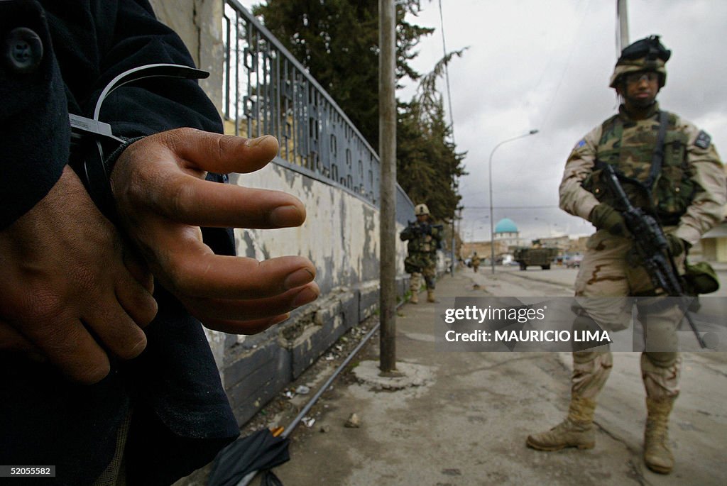 A US soldier from the 1st Battalion, 24t