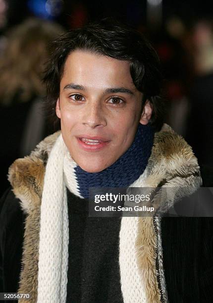 Kostja Ullmann arrives at the Berlin premiere of "Vom Suchen Und Finden Der Liebe" at the CineStar on January 24, 2005 in Berlin, Germany.