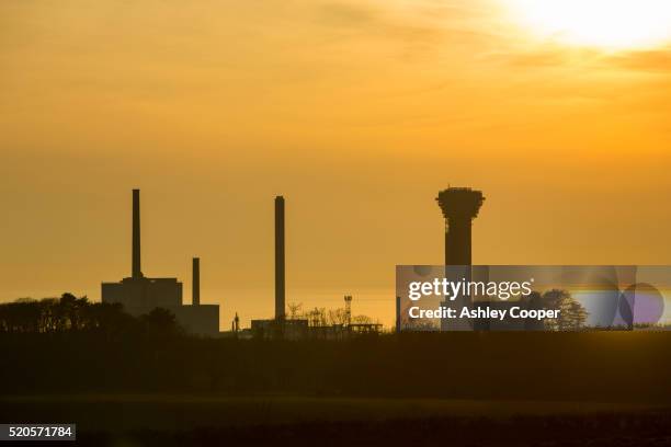 sellafield nuclear power station near seascale - sellafield nuclear power station stockfoto's en -beelden