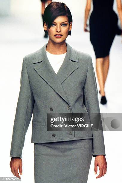 Linda Evangelista walks the runway at the Calvin Klein Ready to Wear Fall/Winter 1995-1996 fashion show during the Paris Fashion Week in March, 1995...