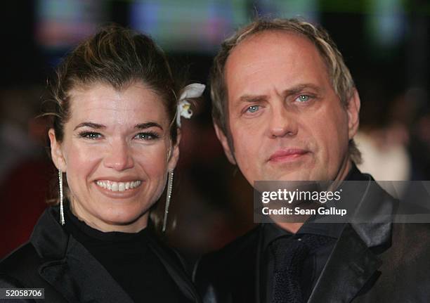 Anke Engelke and Uwe Ochsenknecht arrive at the Berlin premiere of "Vom Suchen Und Finden Der Liebe" at the CineStar on January 24, 2005 in Berlin,...