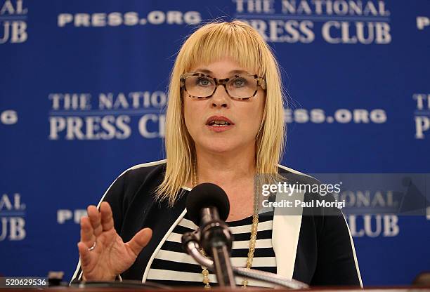 Caroline Ruddy Rq 107 Caroline Maloney Photos & High Res Pictures - Getty Images