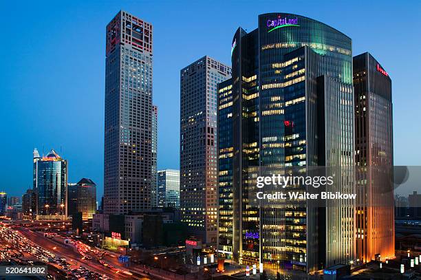 view of jianguomenwai dajie and office buildings - jianguomenwai 個照片及圖片檔