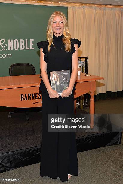 Gwyneth Paltrow signs copies of her new book "It's All Easy" at Barnes & Noble, 5th Avenue on April 12, 2016 in New York City.