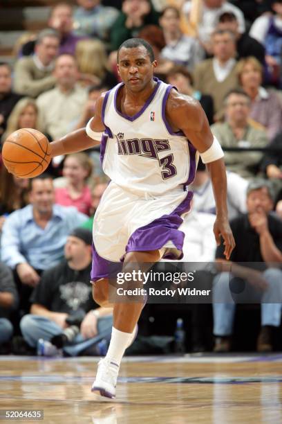 Cuttino Mobley of the Sacramento Kings brings the ball up the court during the game against the New Jersey Nets on January 25, 2005 at Arco Arena in...