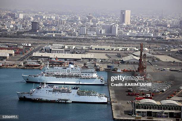 General view shows the Jeddah's Islamic Port with the Saudi Red Sea city in the background 24 January 2005. AFP PHOTO/KARIM SAHIB