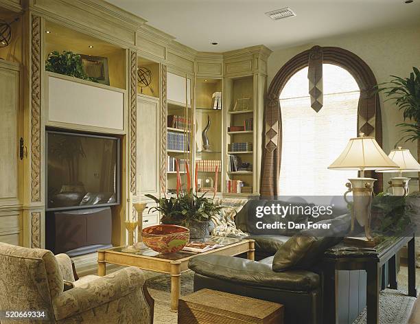 90s Tv Living Room Photos and Premium High Res Pictures - Getty Images