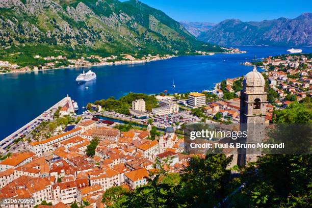 montenegro, kotor bay and city - historische wijk stockfoto's en -beelden