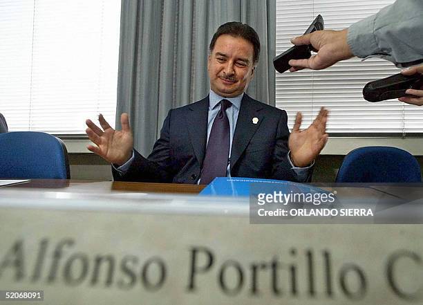 Foto tomada el 23 de enero de 2004 en Ciudad de Guatemala del ex presidente de Guatemala Alfonso Portillo , en la primera sesion del Parlamento...