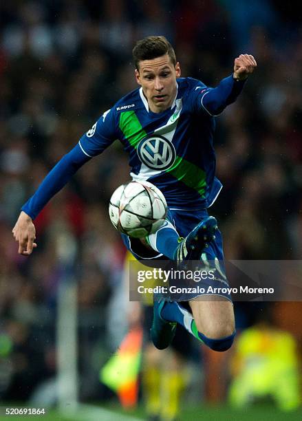 Julian Draxler of VfL Wolfsburg controls the ball during the UEFA Champions League quarter final second leg match between Real Madrid CF and VfL...