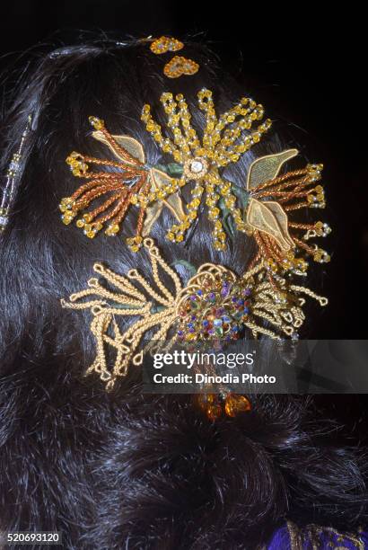 6,452 Bridal Hair Photos and Premium High Res Pictures - Getty Images 6,452 Bridal Hair Photos and Premium High Res Pictures - Getty Images