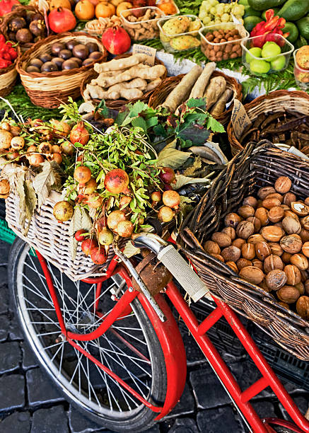 campo de' fiori in rome, italy - étal de marché photos et images de collection