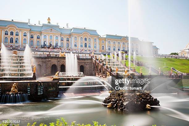 garden cascade of peterhof palace, saint petersburg, russia - petergof stock pictures, royalty-free photos & images