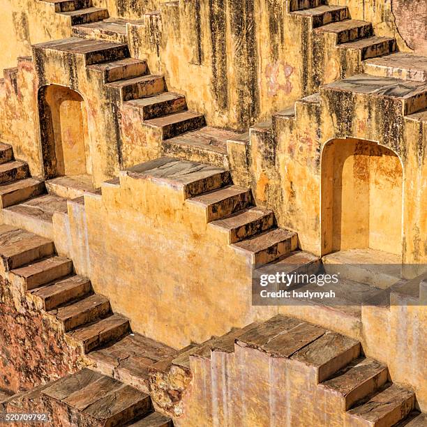 famous indian stepwell near jaipur, rajasthan - stepwell india 個照片及圖片檔