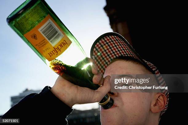 controversial law to permit 24 hour drinking sparks row - furlong stock pictures, royalty-free photos & images