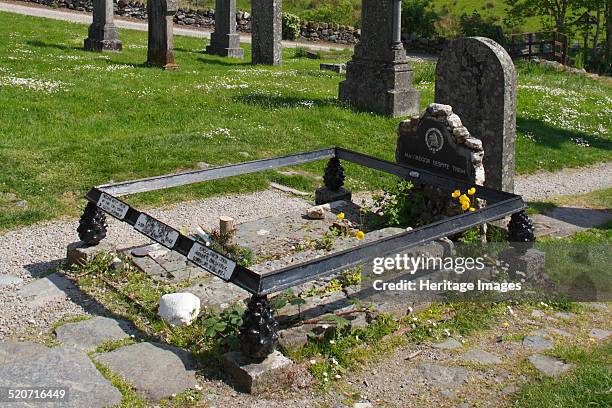 Rol Rous Robin Hoods Death Photos and Premium High Res Pictures - Getty Images