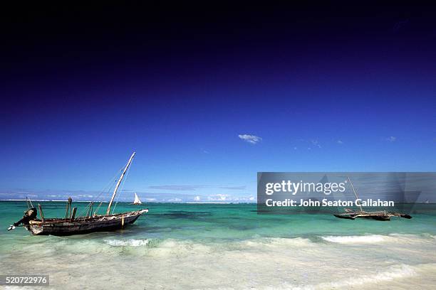 fishing dhow - stone town imagens e fotografias de stock