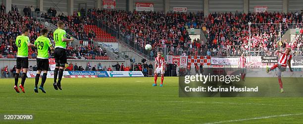 Saxony-Anhalt Freekick by Soeren Bertram of Halle during the Third League match between Hallescher FC and Chemnitzer FC at Erdgas Sportpark on April...