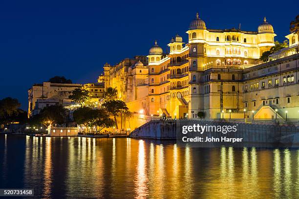 city palace, udaipur, rajasthan, india - udaipur stock pictures, royalty-free photos & images