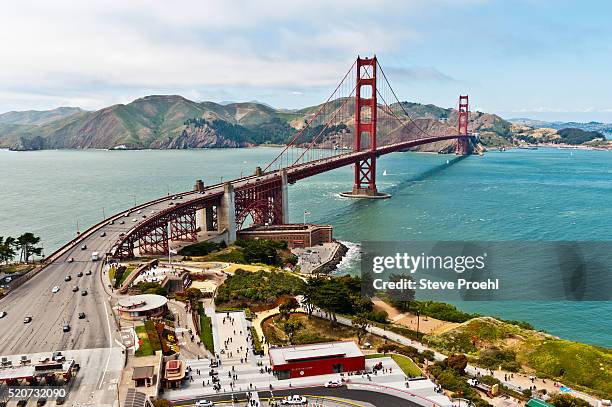 golden gate bridge - san francisco californië stockfoto's en -beelden