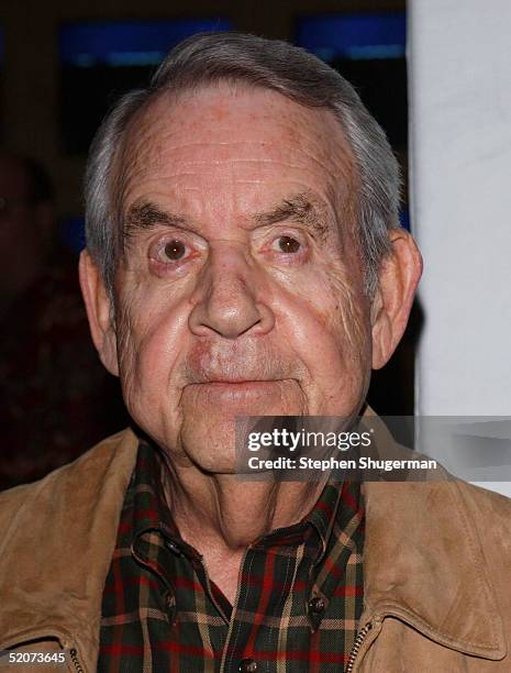 Actor Tom Bosley attends the "Happy Days" 30th Anniversary Reunion at the Museum of Television and Radio on January 27, 2005 in Beverly Hills,...