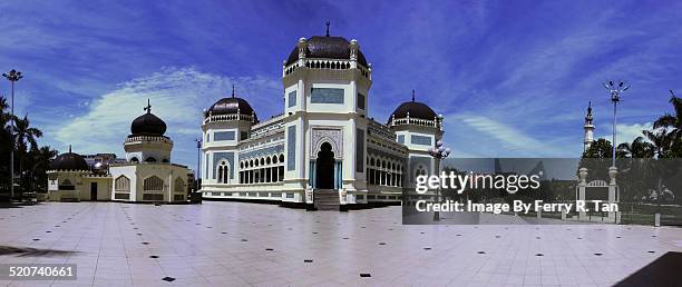 masjid al mashun - grand mosque of medan stock pictures, royalty-free photos & images