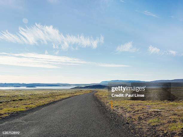 small road on iceland - paul linse stock-fotos und bilder