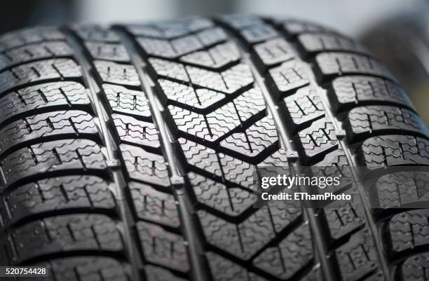 new car winter tire profile - band stockfoto's en -beelden