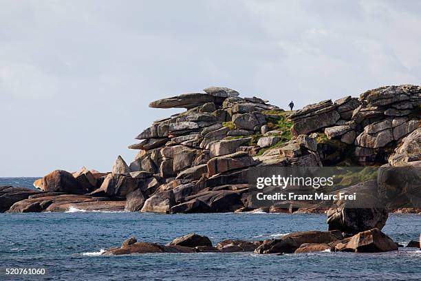 hiking near joe's rock, old town bay, isle of st. mary's - isles of scilly stock pictures, royalty-free photos & images