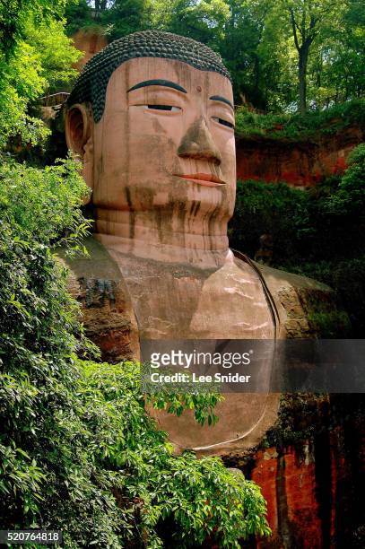 374 en beelden met Grote Boeddha Van Leshan - Getty Images