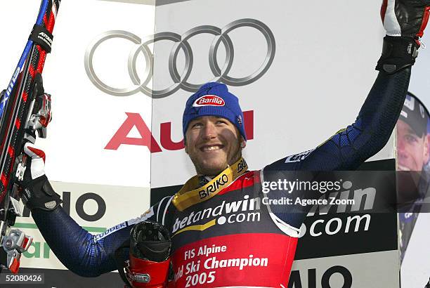 Bode Miller of USA celebrates after finishing first in the Men's Super G at the FIS Alpine World Ski Championships on January 29, 2005 in Bormio,...