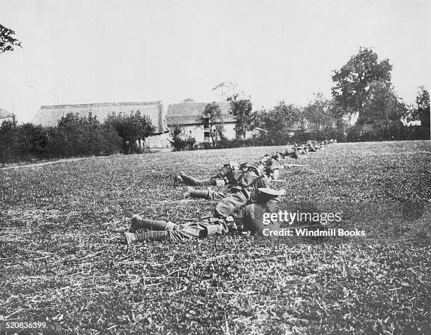 First Battle Ypres, 2nd Scots Guards supported by Gordon Highlanders towards Gheluvelt. .