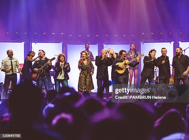 The presenter of the show Marc Toesca with the singers Laura Mayne of the group Native, Jean-Pierre Morgand of the group Les Avions, Sabine Paturel,...