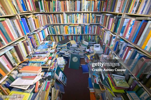 Many Books Problem 1,714 Too Many Books Stock Photos, High-Res Pictures, and Images ...