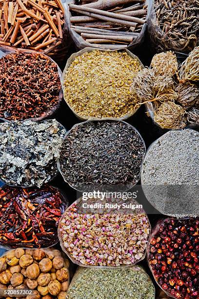 spice souq in dubai - spice market stock pictures, royalty-free photos & images