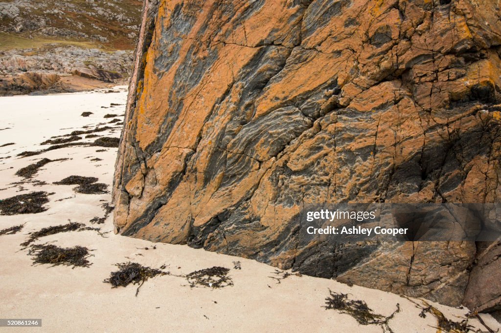 Lewisian Rocks Lewisian Gneiss Some Of The Oldest Rocks In The World At A Small Beach ...