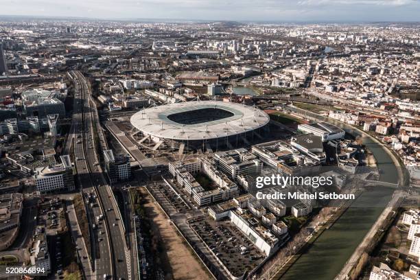 stade de france aerial view and saint denis area suburb of paris - seine saint denis fotografías e imágenes de stock
