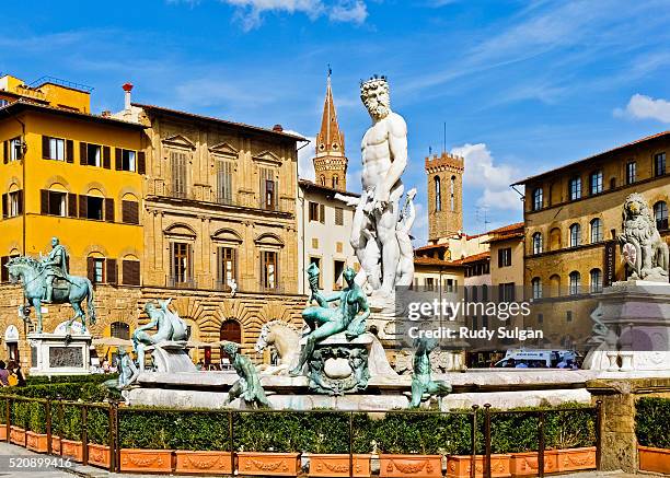 neptun fountain on piazza della signoria in florence - piazza della signoria stock pictures, royalty-free photos & images
