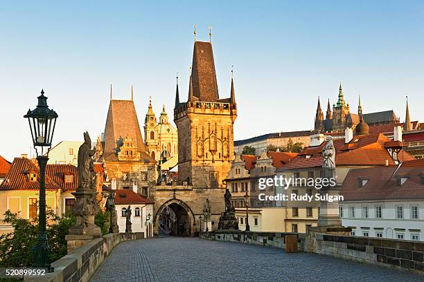 charles bridge in prague - prag stock-fotos und bilder