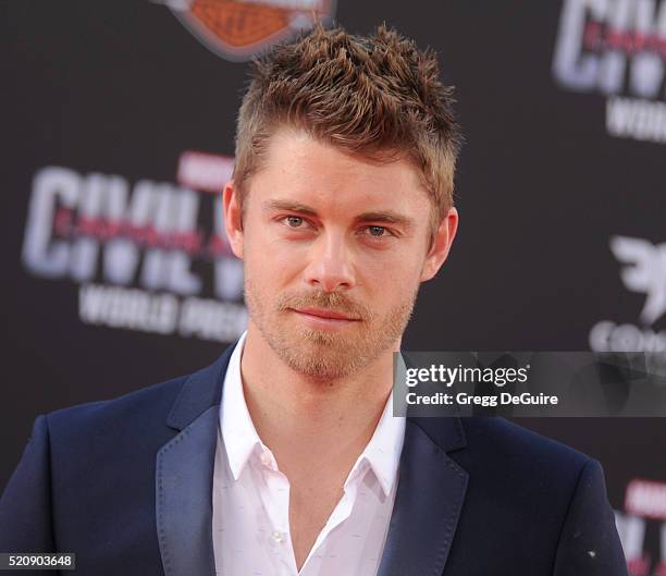 Luke Mitchell Actor Photos and Premium High Res Pictures - Getty Images