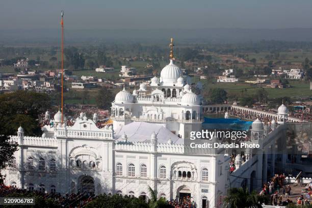 anandpur sahib gurudwara during hola mohalla festival in rupnagar district, punjab, india - punjab aerial view stock pictures, royalty-free photos & images
