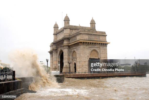 hightide at gateway of india, bombay mumbai, maharashtra, india - high tide in mumbai stock pictures, royalty-free photos & images