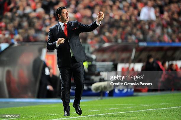 Rui Vitória SL Benfica coach reacts during the UEFA Champions league Quarter Final Second Leg match between SL Benfica and FC Bayern Muenchen at...