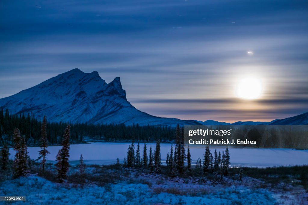 Mt Sukakpak and moon rise.