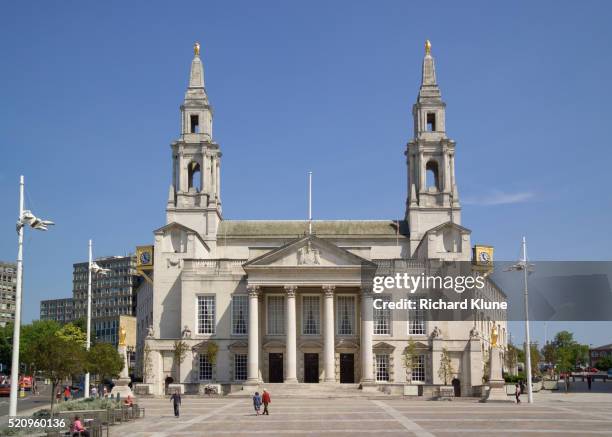 leeds civic hall - leeds photos et images de collection