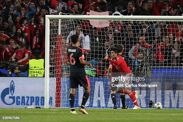 Benfica's forward Raul Jimenez celebrates scoring Benfica«s first goal during the match between SL Benfica and FC Zenit for the UEFA Champions League...