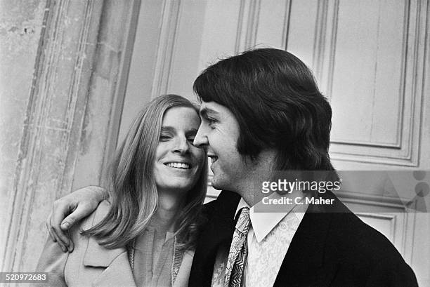 English musician, singer, and songwriter Paul McCartney marries American musician and photographer Linda Eastman at Marylebone Registery Office,...
