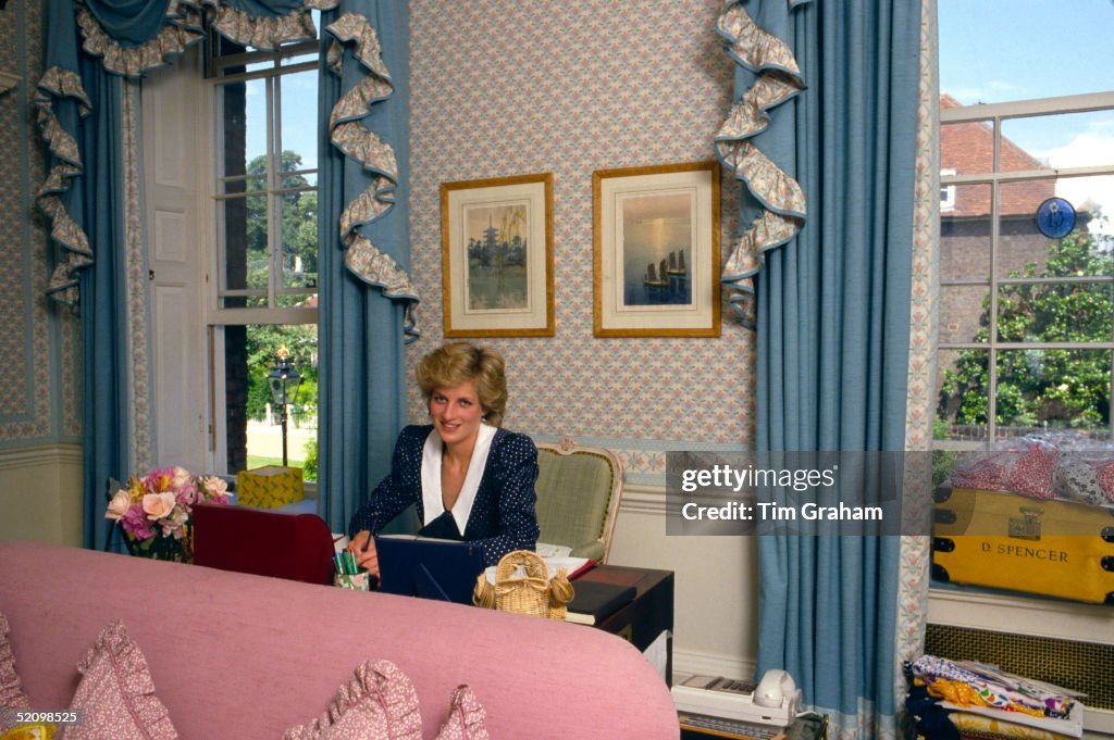 Diana In Kensington Palace