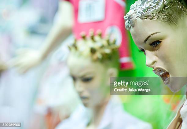 excited mannequin, cairo, egypt - jake warga stock pictures, royalty-free photos & images