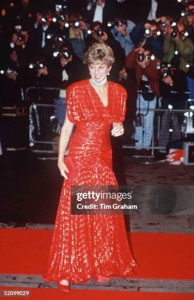 The Princess Of Wales Attending The Premiere Of 'hot Shots' In Leicester Square, London Being Photographed By A Big Press Corps Of Photographers....